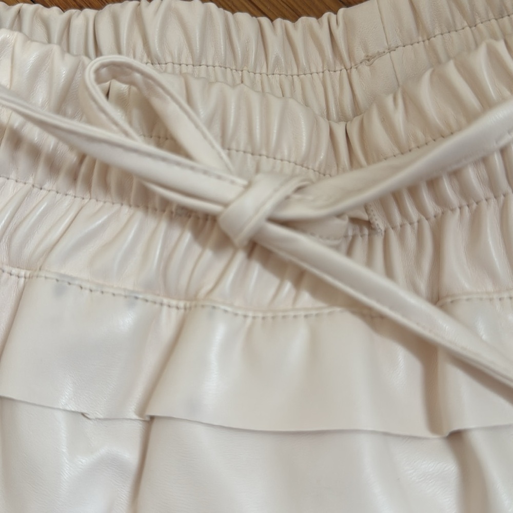 Cream Ruffled Mini Skort - Picture 4 of 6